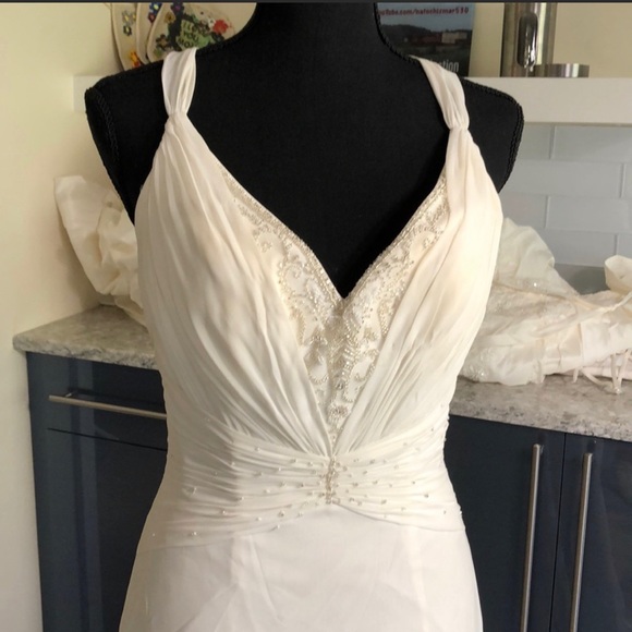 Pallas Athena Ivory chiffon wedding gown - Picture 2 of 7